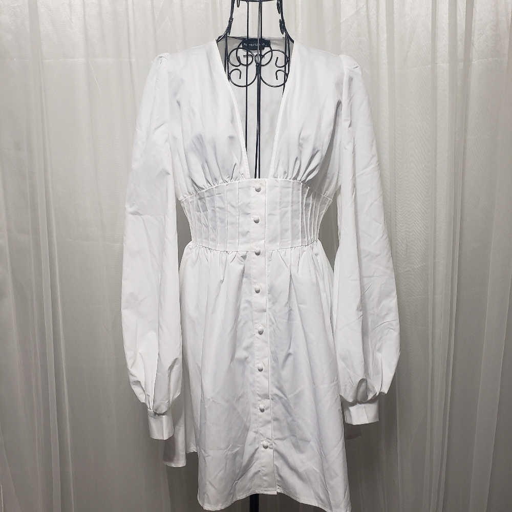 PrettyLittleThing Sz 4 White Skater Dress - Picture 3 of 13